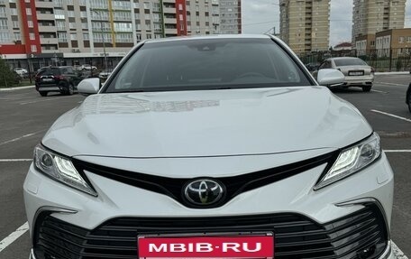 Toyota Camry, 2022 год, 4 000 000 рублей, 2 фотография