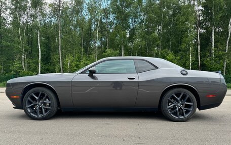 Dodge Challenger III рестайлинг 2, 2021 год, 3 970 000 рублей, 2 фотография