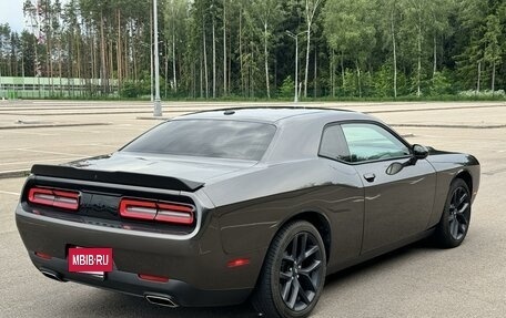 Dodge Challenger III рестайлинг 2, 2021 год, 3 970 000 рублей, 9 фотография