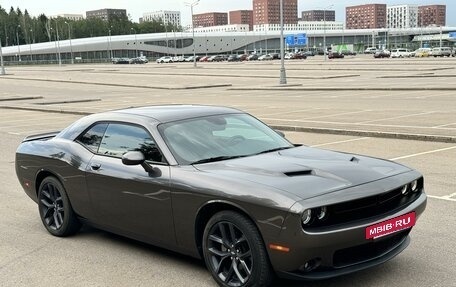 Dodge Challenger III рестайлинг 2, 2021 год, 3 970 000 рублей, 12 фотография