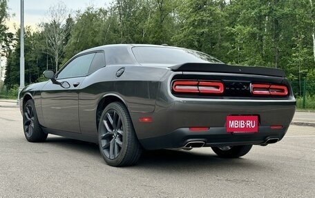 Dodge Challenger III рестайлинг 2, 2021 год, 3 970 000 рублей, 19 фотография