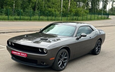 Dodge Challenger III рестайлинг 2, 2021 год, 3 970 000 рублей, 18 фотография