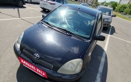 Toyota Yaris I рестайлинг, 2000 год, 300 000 рублей, 2 фотография