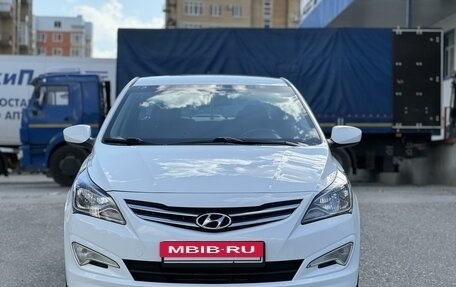 Hyundai Solaris II рестайлинг, 2015 год, 1 490 000 рублей, 2 фотография