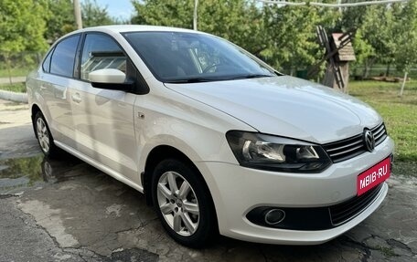 Volkswagen Polo VI (EU Market), 2013 год, 920 000 рублей, 1 фотография