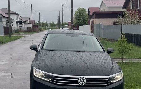 Volkswagen Passat B8 рестайлинг, 2019 год, 2 450 000 рублей, 1 фотография