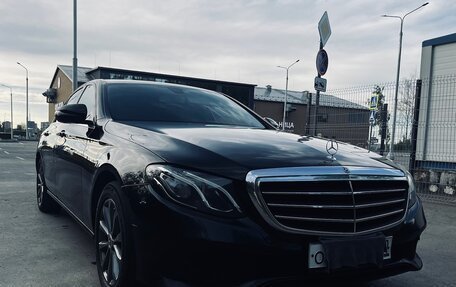 Mercedes-Benz E-Класс, 2019 год, 2 690 000 рублей, 3 фотография