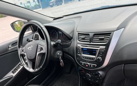 Hyundai Solaris II рестайлинг, 2015 год, 1 300 000 рублей, 5 фотография