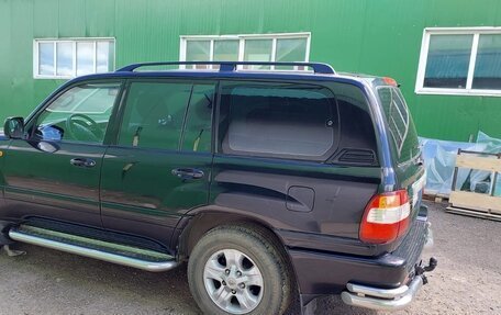 Toyota Land Cruiser 100 рестайлинг 2, 2006 год, 2 250 000 рублей, 6 фотография