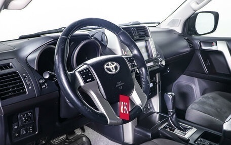 Toyota Land Cruiser Prado 150 рестайлинг 2, 2010 год, 3 297 000 рублей, 15 фотография