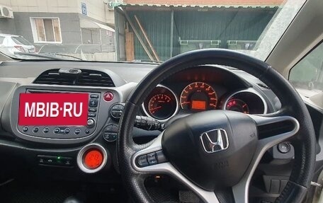Honda Fit III, 2011 год, 950 000 рублей, 6 фотография