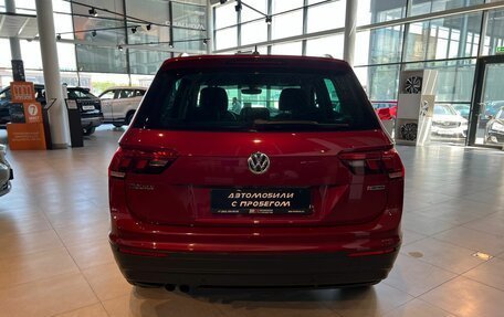 Volkswagen Tiguan II, 2018 год, 2 845 000 рублей, 6 фотография