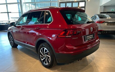 Volkswagen Tiguan II, 2018 год, 2 845 000 рублей, 8 фотография