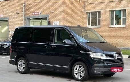 Volkswagen Multivan T6 рестайлинг, 2020 год, 6 500 000 рублей, 3 фотография