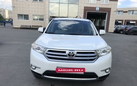 Toyota Highlander III, 2013 год, 2 750 000 рублей, 8 фотография