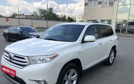 Toyota Highlander III, 2013 год, 2 750 000 рублей, 7 фотография