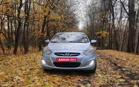 Hyundai Solaris II рестайлинг, 2012 год, 775 000 рублей, 3 фотография