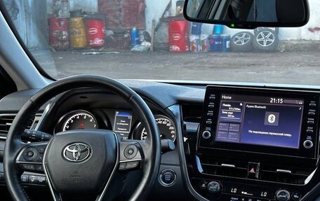Toyota Camry, 2021 год, 3 120 000 рублей, 6 фотография