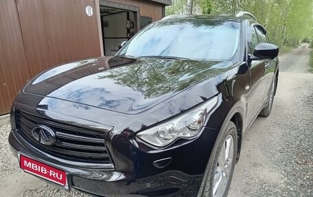 Infiniti QX70, 2014 год, 2 650 000 рублей, 1 фотография