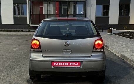 Volkswagen Polo IV рестайлинг, 2005 год, 445 000 рублей, 13 фотография