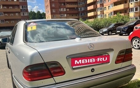 Mercedes-Benz E-Класс, 1997 год, 430 000 рублей, 4 фотография