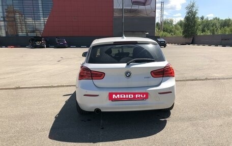 BMW 1 серия, 2018 год, 2 600 000 рублей, 3 фотография