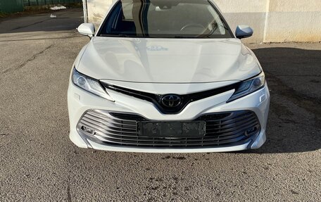 Toyota Camry, 2019 год, 3 300 000 рублей, 9 фотография