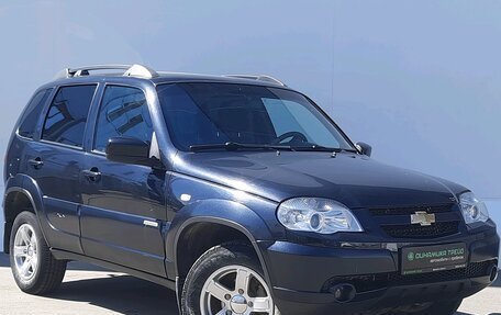 Chevrolet Niva I рестайлинг, 2016 год, 717 000 рублей, 3 фотография