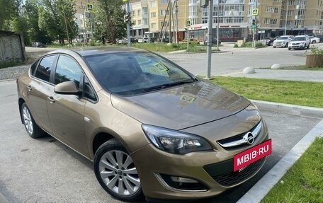 Opel Astra J, 2012 год, 840 000 рублей, 3 фотография