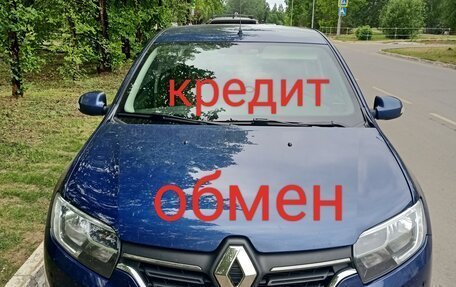 Renault Logan II, 2018 год, 900 000 рублей, 3 фотография