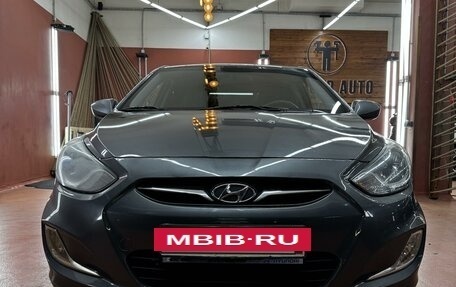 Hyundai Solaris II рестайлинг, 2011 год, 990 000 рублей, 7 фотография