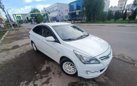 Hyundai Solaris II рестайлинг, 2015 год, 820 000 рублей, 3 фотография