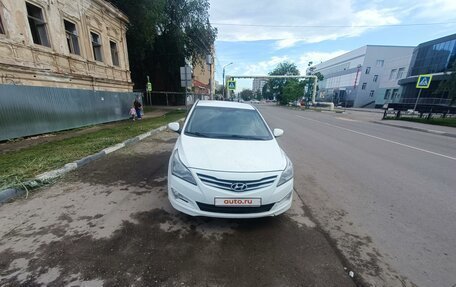 Hyundai Solaris II рестайлинг, 2015 год, 820 000 рублей, 2 фотография