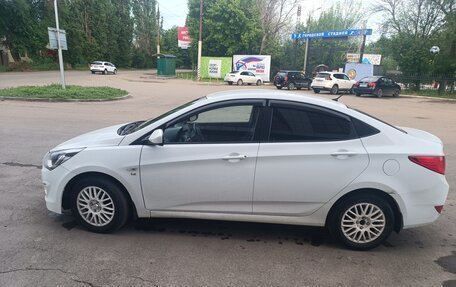 Hyundai Solaris II рестайлинг, 2015 год, 820 000 рублей, 4 фотография