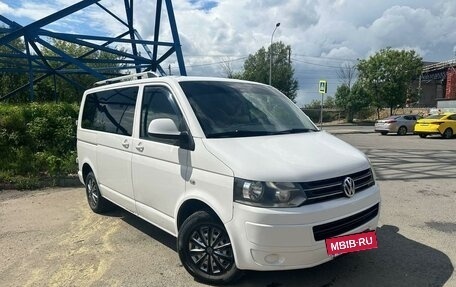 Volkswagen Caravelle T5, 2014 год, 2 100 000 рублей, 2 фотография