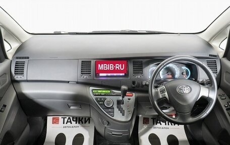 Toyota ISis I, 2010 год, 1 390 000 рублей, 14 фотография