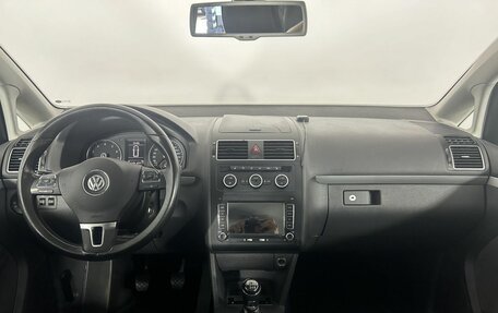 Volkswagen Touran III, 2012 год, 990 000 рублей, 7 фотография