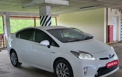 Toyota Prius, 2015 год, 1 355 000 рублей, 1 фотография