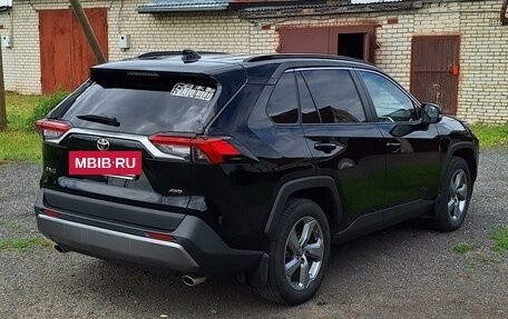 Toyota RAV4, 2021 год, 4 000 000 рублей, 6 фотография