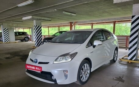 Toyota Prius, 2015 год, 1 355 000 рублей, 8 фотография