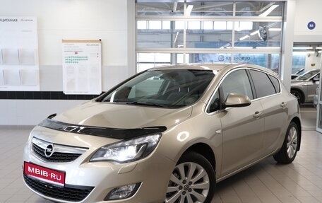 Opel Astra J, 2011 год, 860 000 рублей, 1 фотография