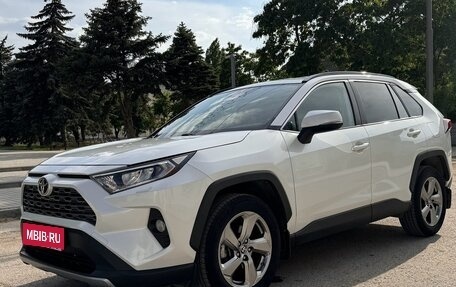 Toyota RAV4, 2020 год, 3 590 000 рублей, 1 фотография