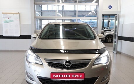 Opel Astra J, 2011 год, 860 000 рублей, 2 фотография