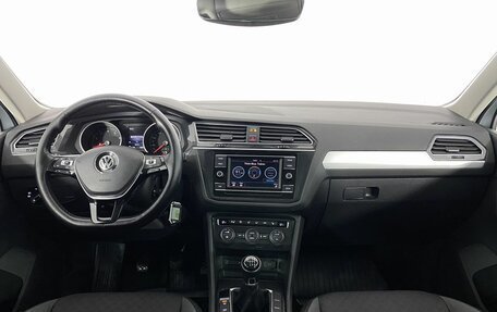 Volkswagen Tiguan II, 2018 год, 2 130 000 рублей, 16 фотография