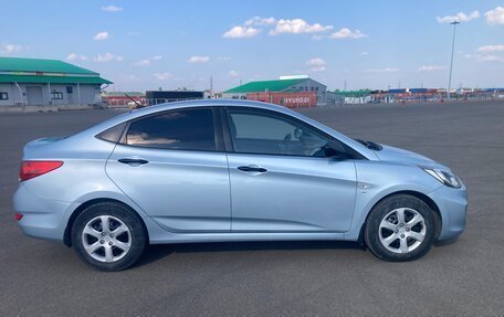 Hyundai Solaris II рестайлинг, 2012 год, 895 000 рублей, 3 фотография