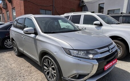 Mitsubishi Outlander III рестайлинг 3, 2016 год, 2 099 000 рублей, 1 фотография