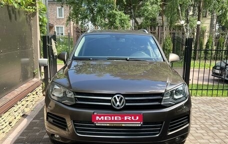 Volkswagen Touareg III, 2010 год, 2 000 000 рублей, 2 фотография