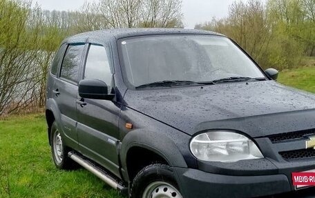 Chevrolet Niva I рестайлинг, 2005 год, 495 000 рублей, 2 фотография