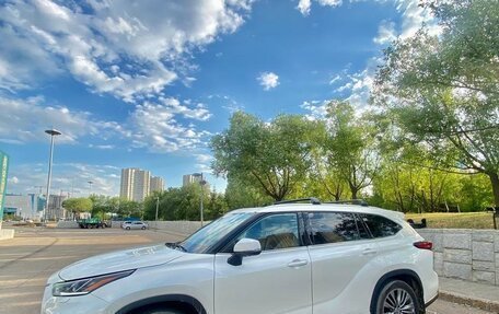 Toyota Highlander, 2021 год, 6 600 000 рублей, 7 фотография