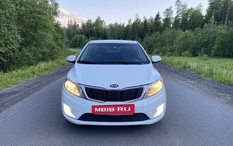 KIA Rio III рестайлинг, 2015 год, 940 000 рублей, 2 фотография